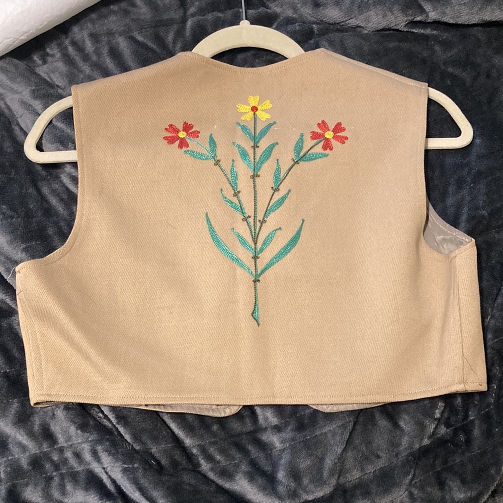 H Bar C Ranchwear Tan Embroidered Western Vest - Picture 6 of 6